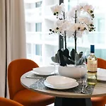 Mercury Delightful W Pool Access By Arco Collection 아파트 *