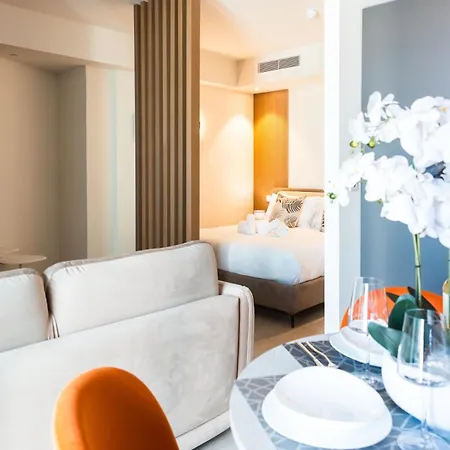 Mercury Delightful W Pool Access By Arco Collection *