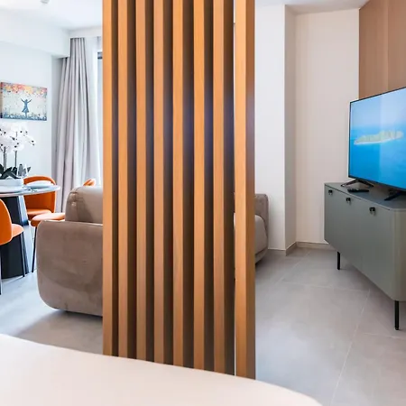 Apartment Mercury Delightful With Pool Access By Arcobnb
